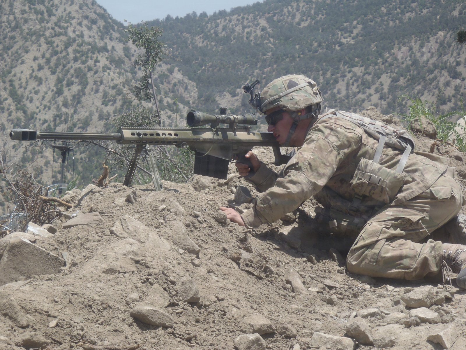 Soldier on watch(U.S. Army photo by Pfc. Brandon Rickert)
